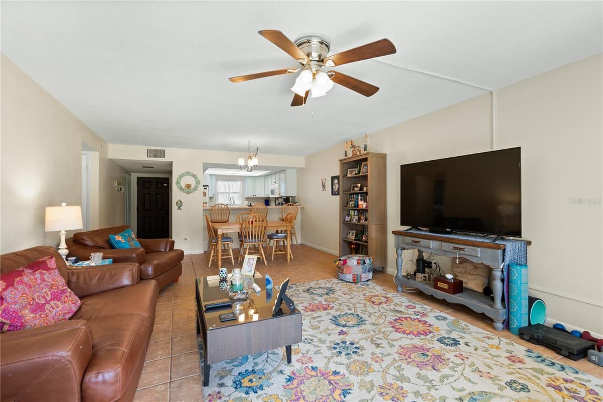 2100 OCEAN SHORE BOULEVARD — photo 8 of 39