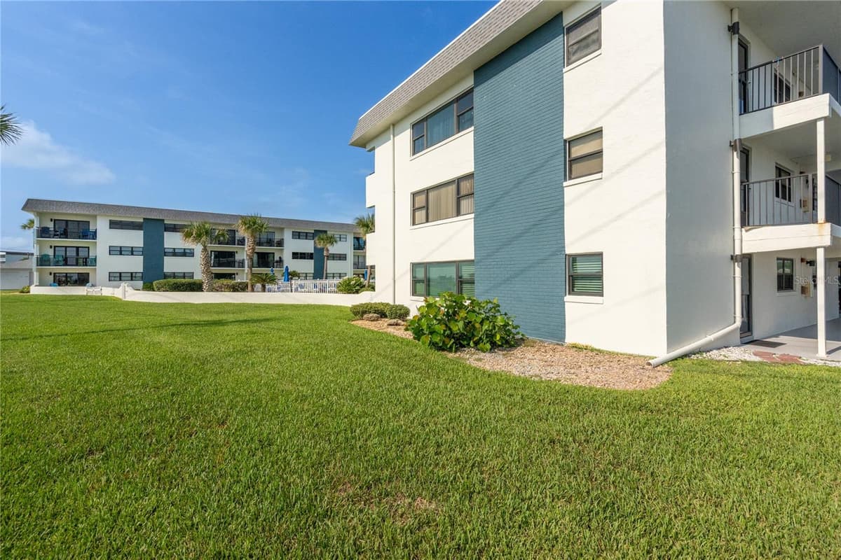 2100 OCEAN SHORE BOULEVARD — photo 26 of 39