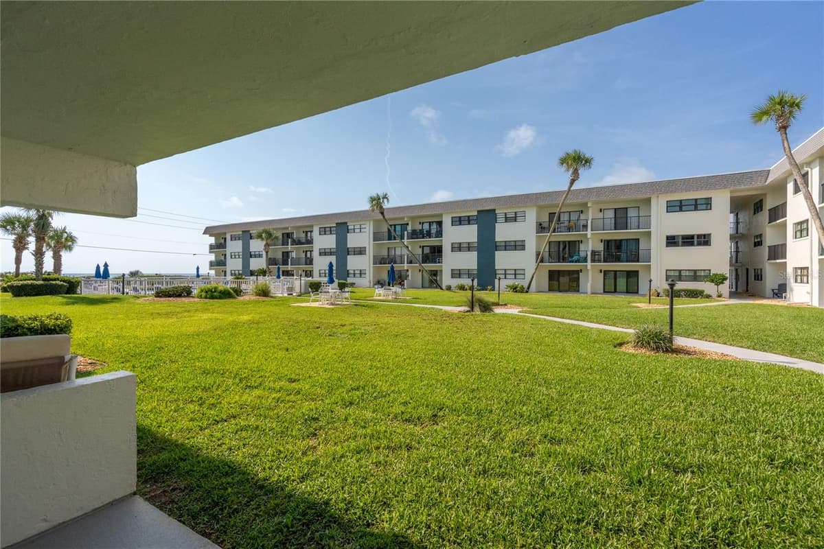 2100 OCEAN SHORE BOULEVARD — photo 20 of 39