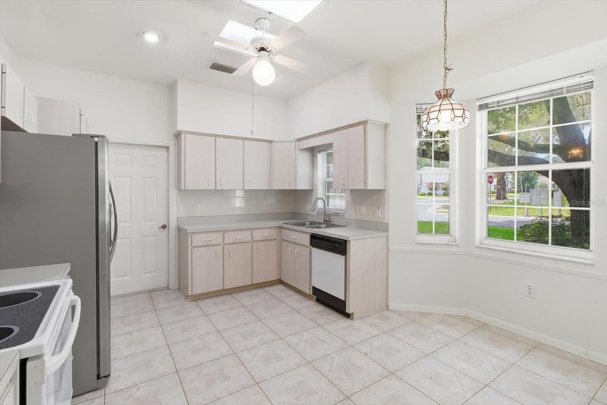 3540 BELGRAVE DRIVE — photo 5 of 33