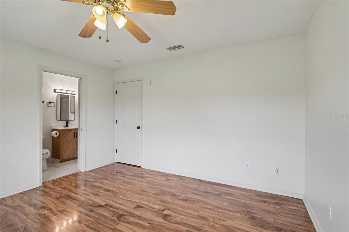 3240 CORAL AVENUE — photo 10 of 33