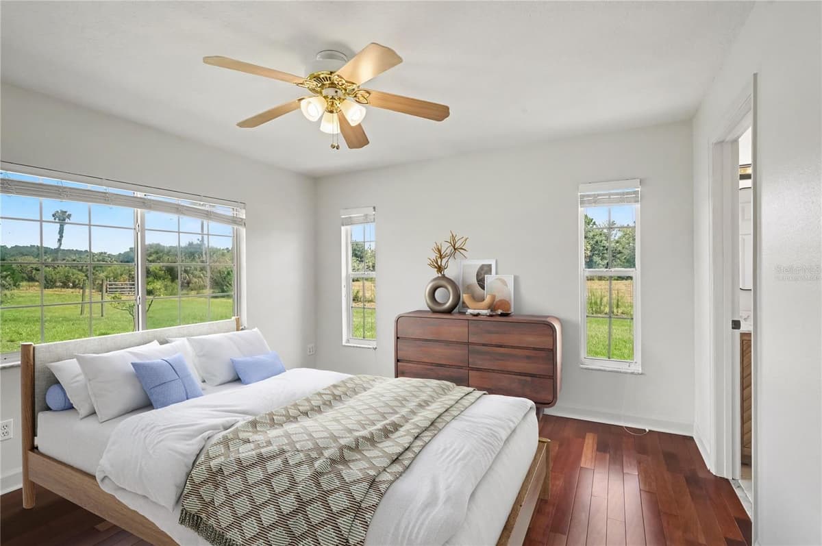 3240 CORAL AVENUE — photo 8 of 33