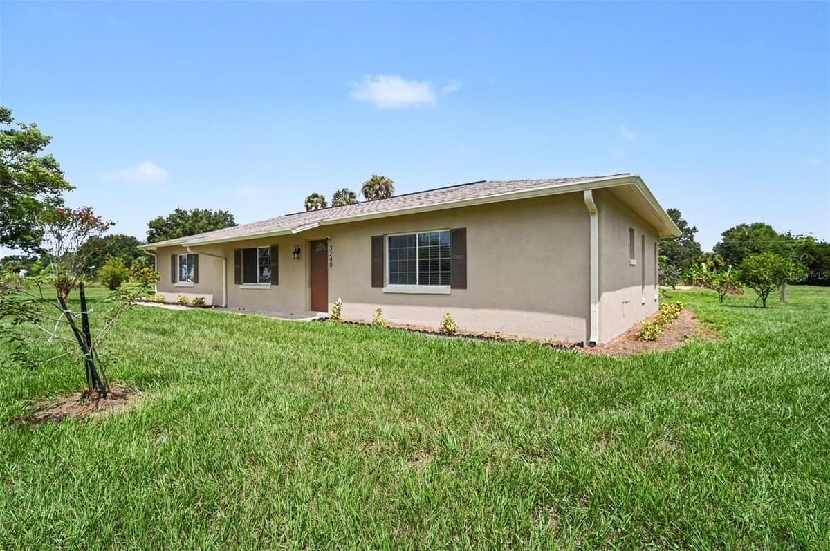 3240 CORAL AVENUE — photo 3 of 33