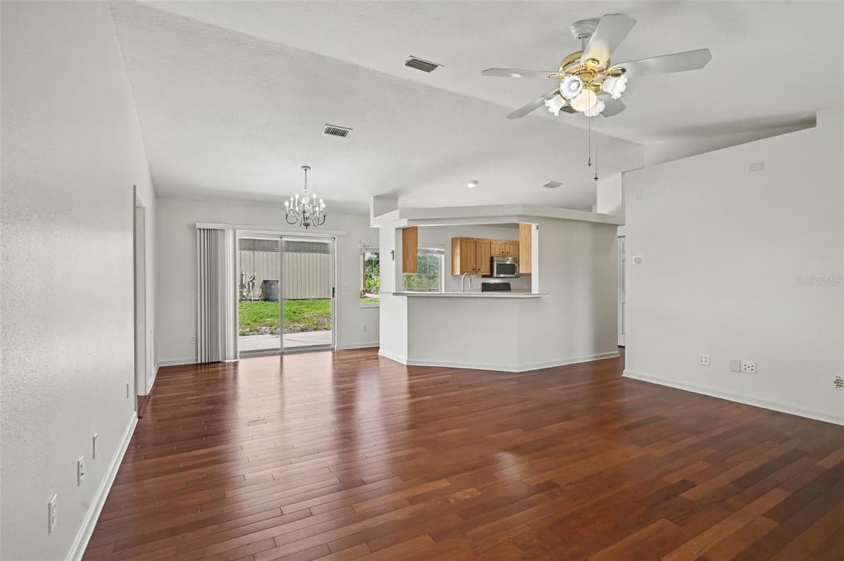 3240 CORAL AVENUE — photo 6 of 33