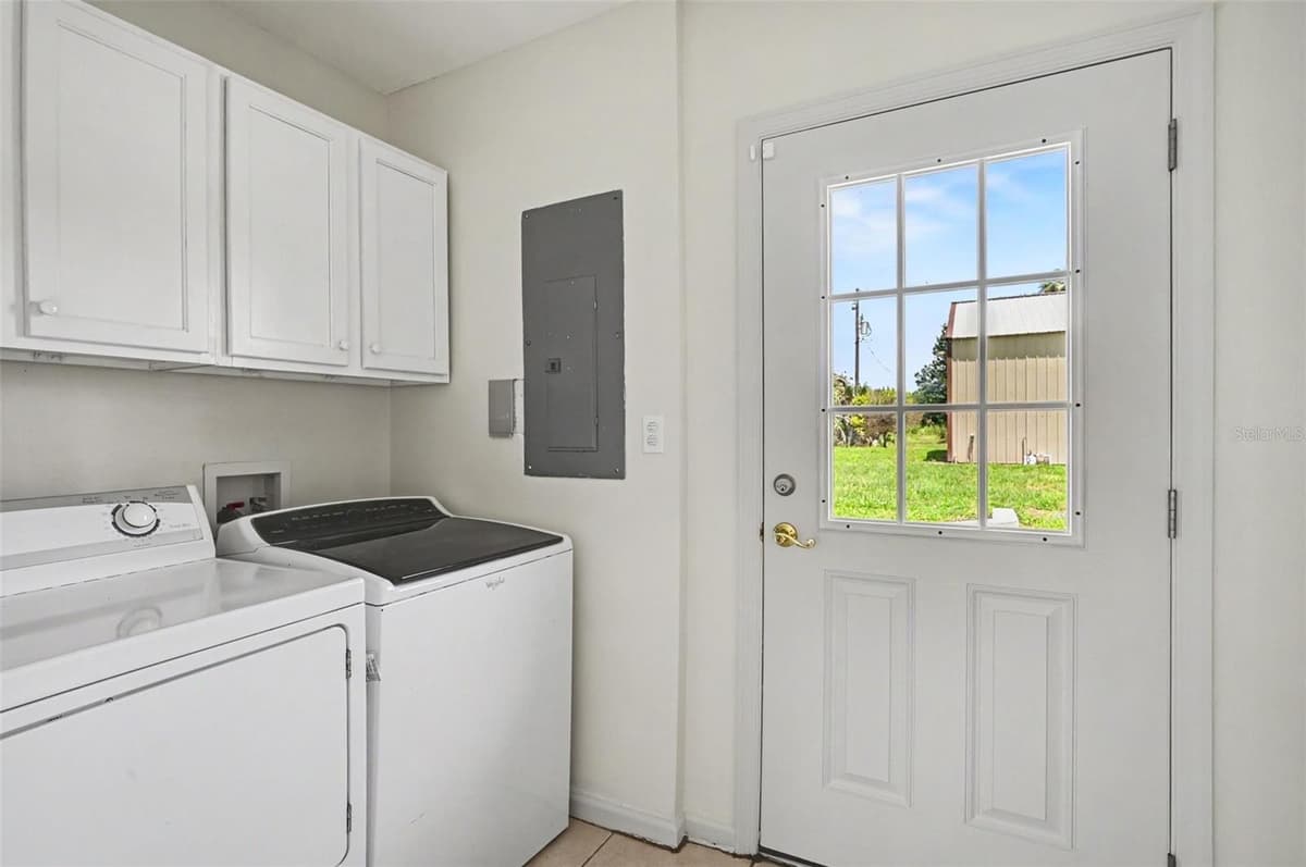 3240 CORAL AVENUE — photo 21 of 33