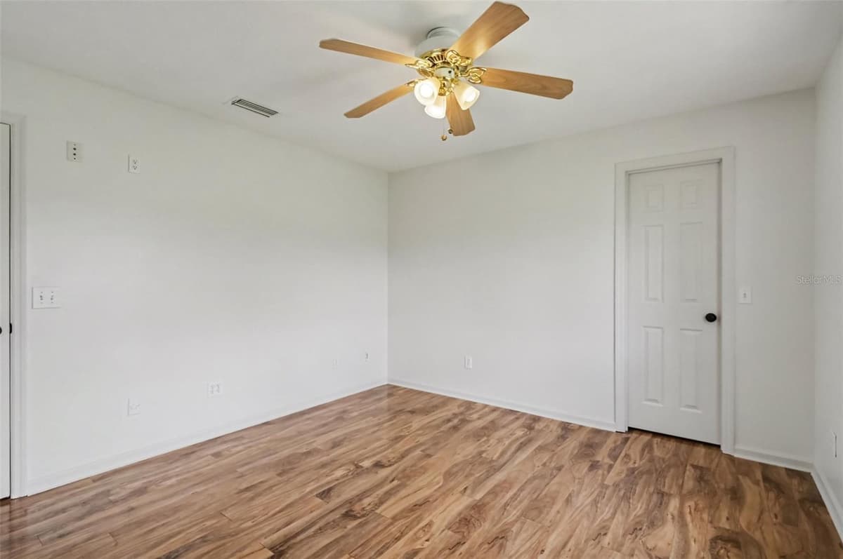 3240 CORAL AVENUE — photo 15 of 33