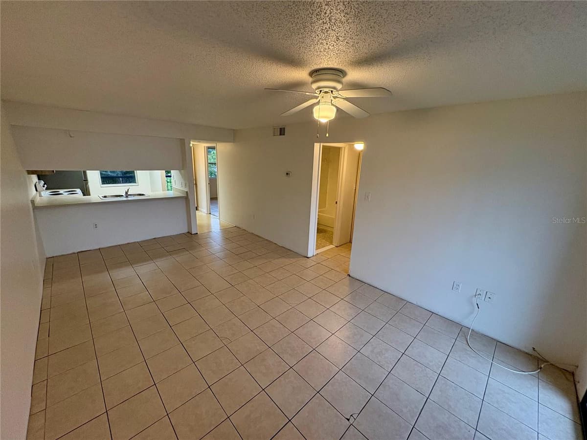 5038 TERRACE PALMS CIRCLE — photo 10 of 31