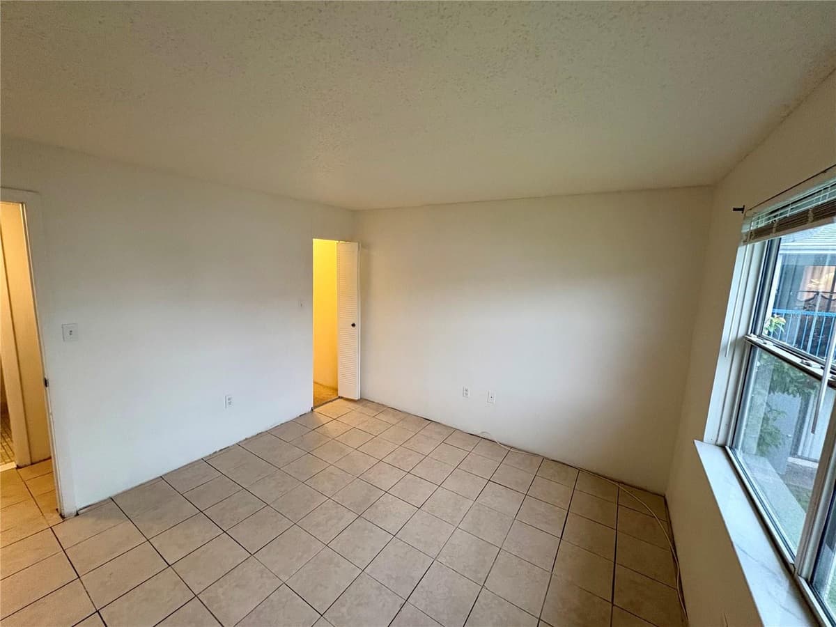5038 TERRACE PALMS CIRCLE — photo 13 of 31
