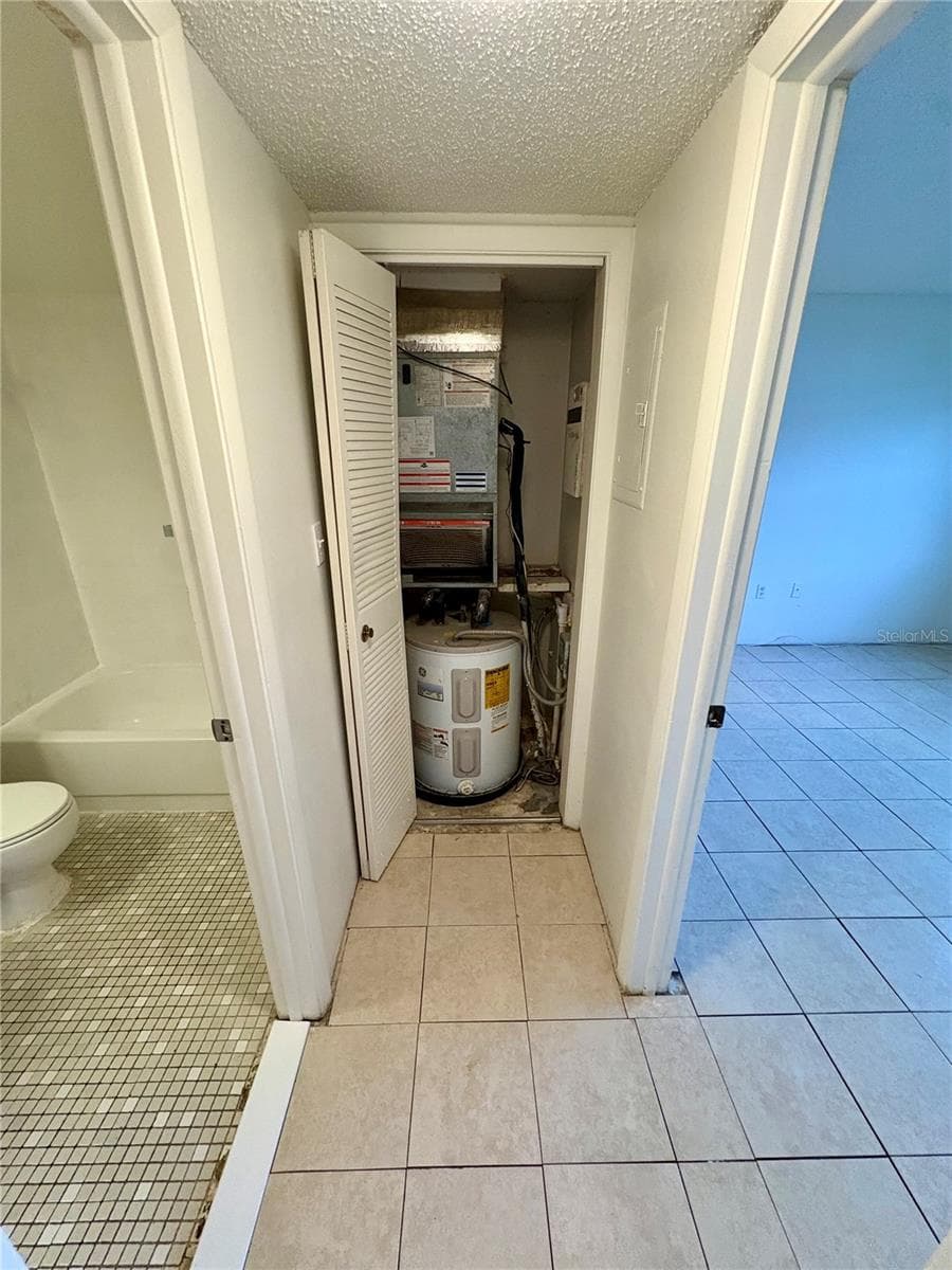 5038 TERRACE PALMS CIRCLE — photo 12 of 31