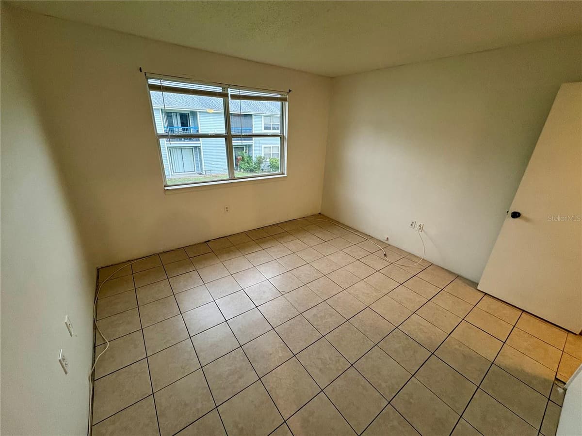 5038 TERRACE PALMS CIRCLE — photo 16 of 31