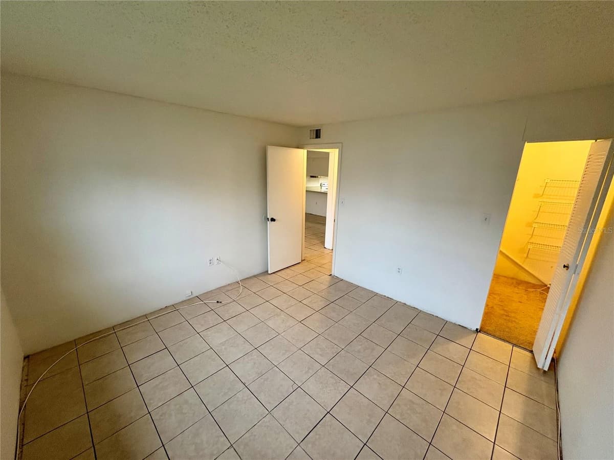 5038 TERRACE PALMS CIRCLE — photo 14 of 31