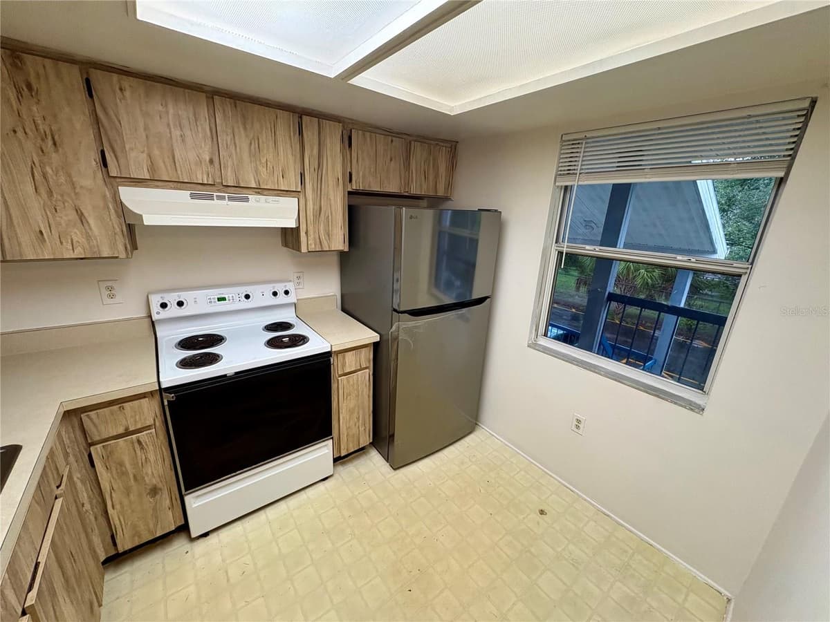 5038 TERRACE PALMS CIRCLE — photo 6 of 31