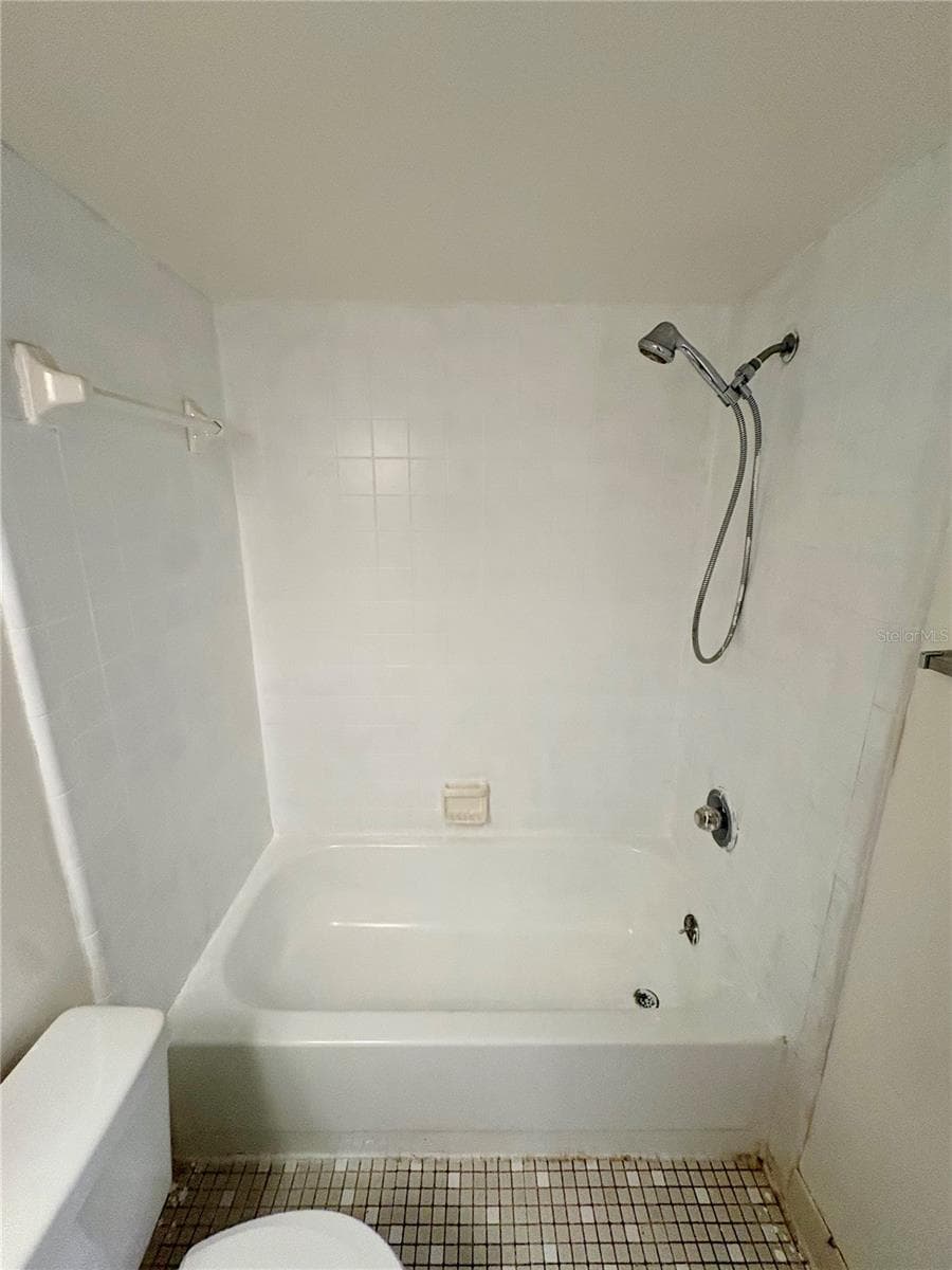 5038 TERRACE PALMS CIRCLE — photo 18 of 31