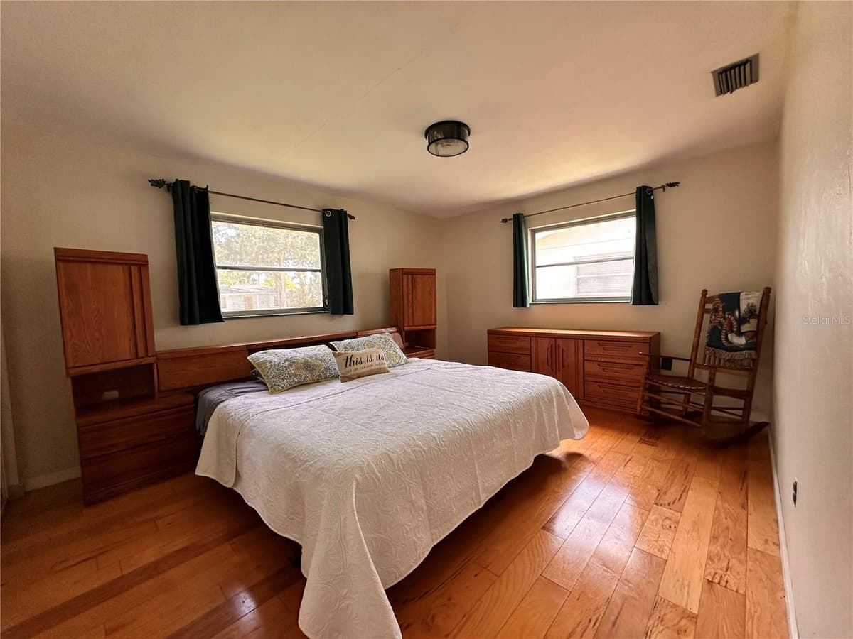 6026 44TH AVENUE — photo 8 of 17