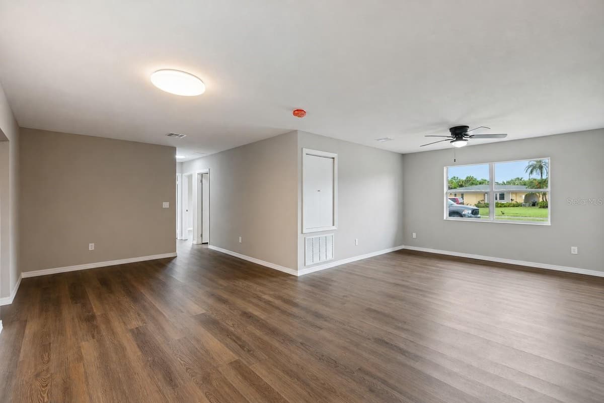 1061 BIANCA DRIVE — photo 6 of 25