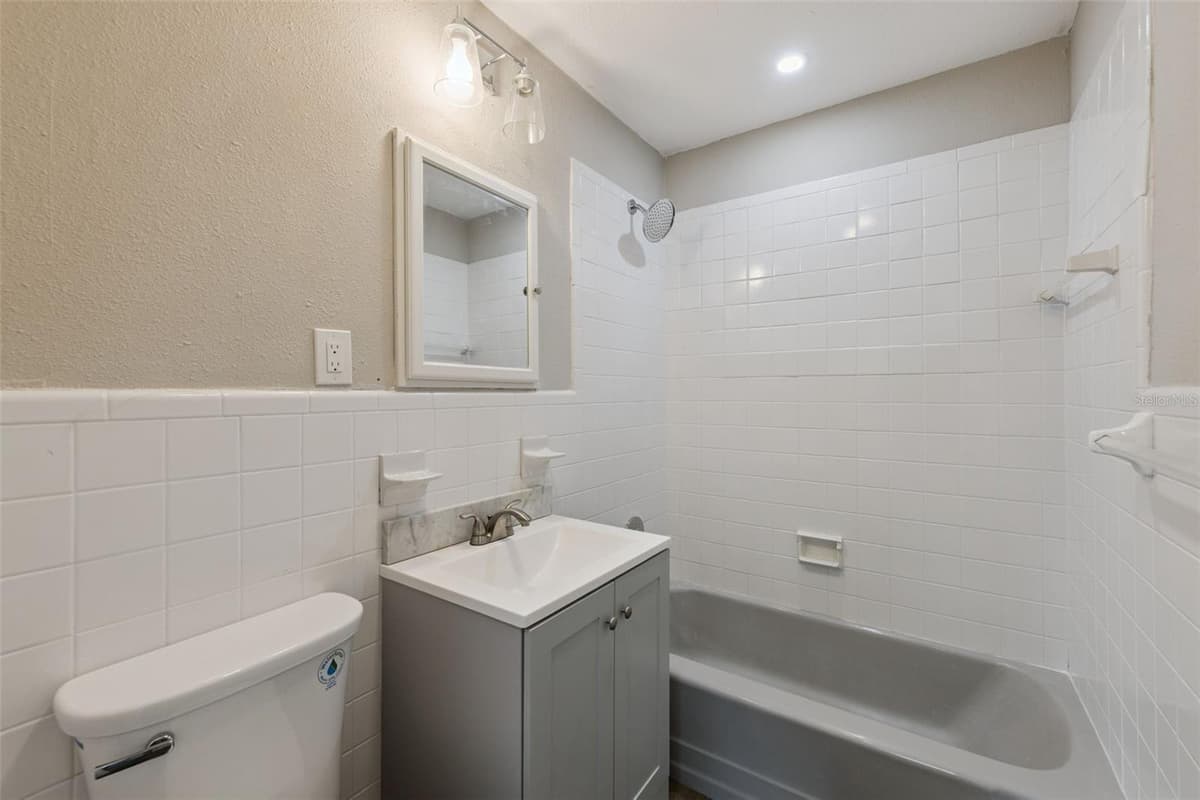 1061 BIANCA DRIVE — photo 17 of 25