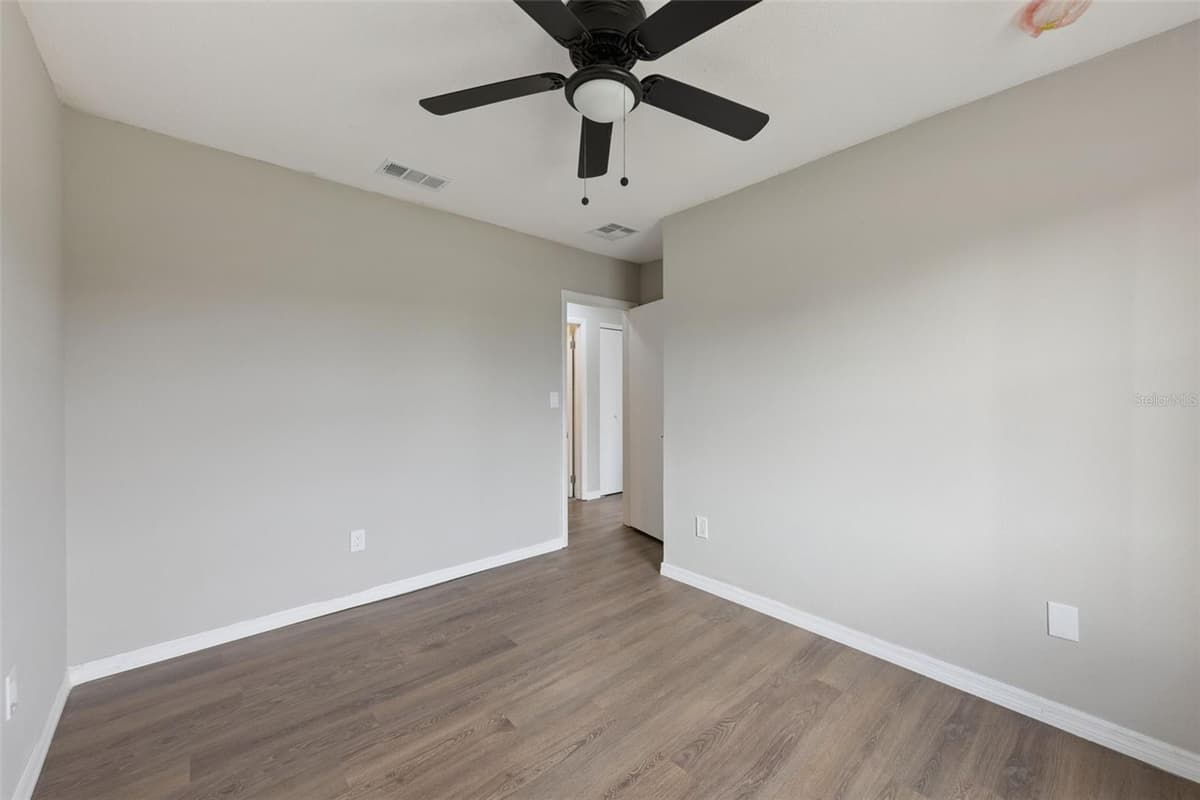 1061 BIANCA DRIVE — photo 16 of 25