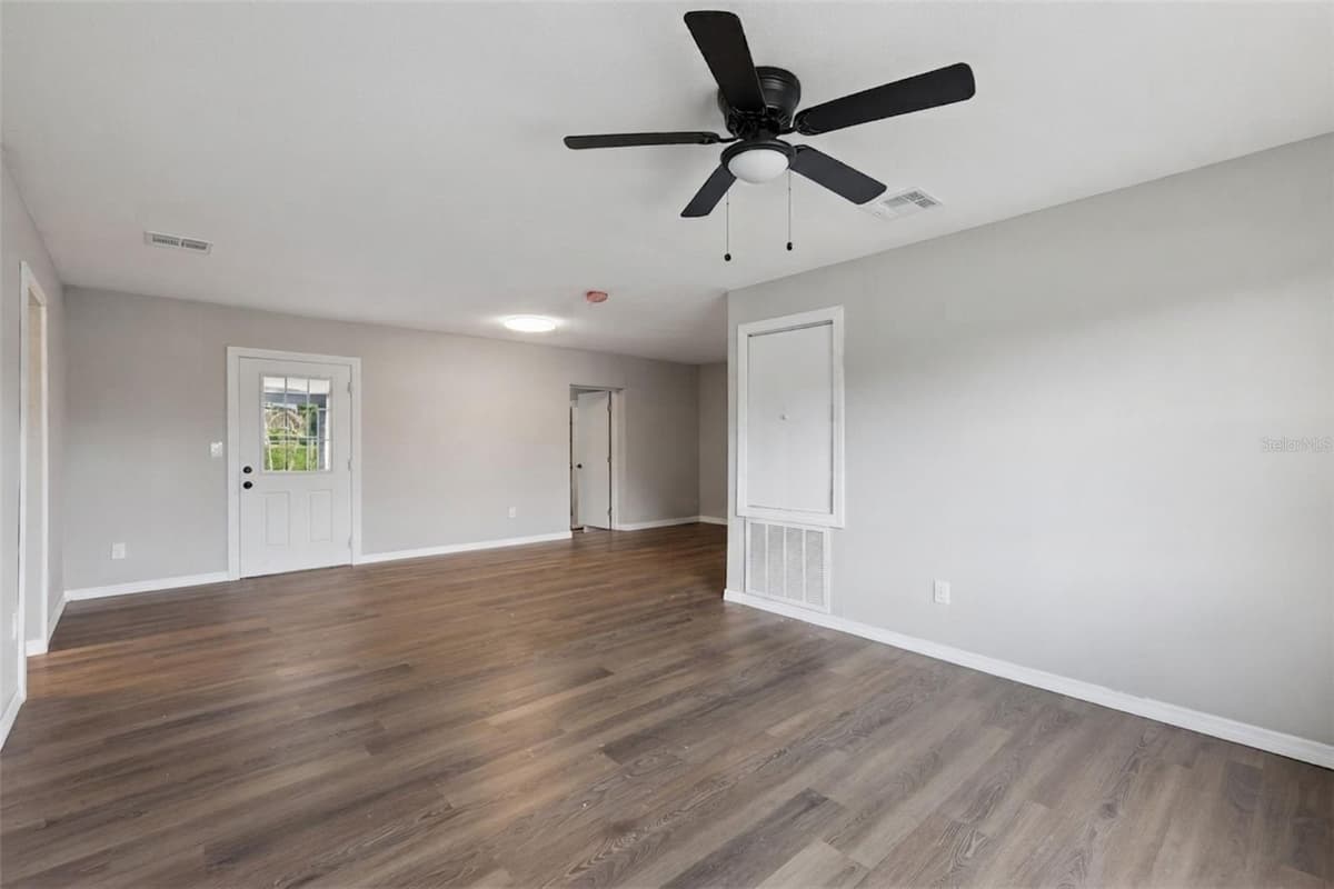 1061 BIANCA DRIVE — photo 4 of 25