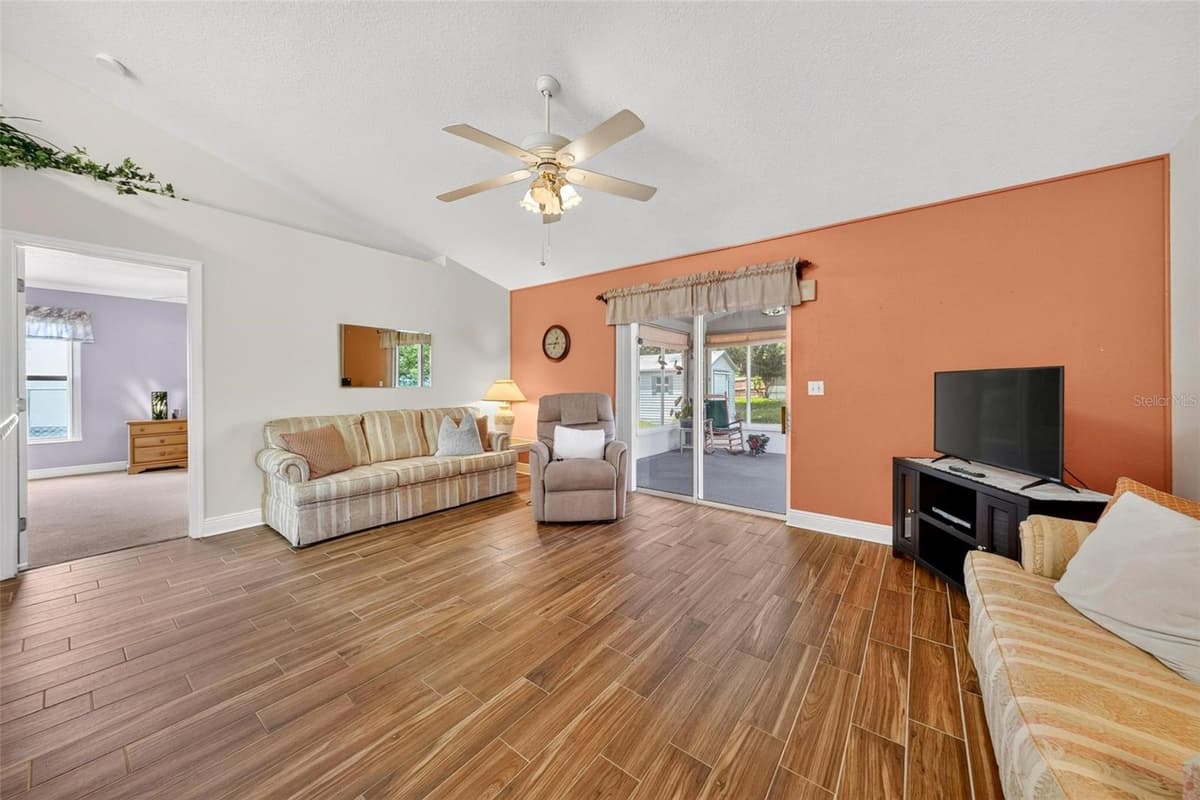 1025 GREEN RIDGE COURT — photo 18 of 69