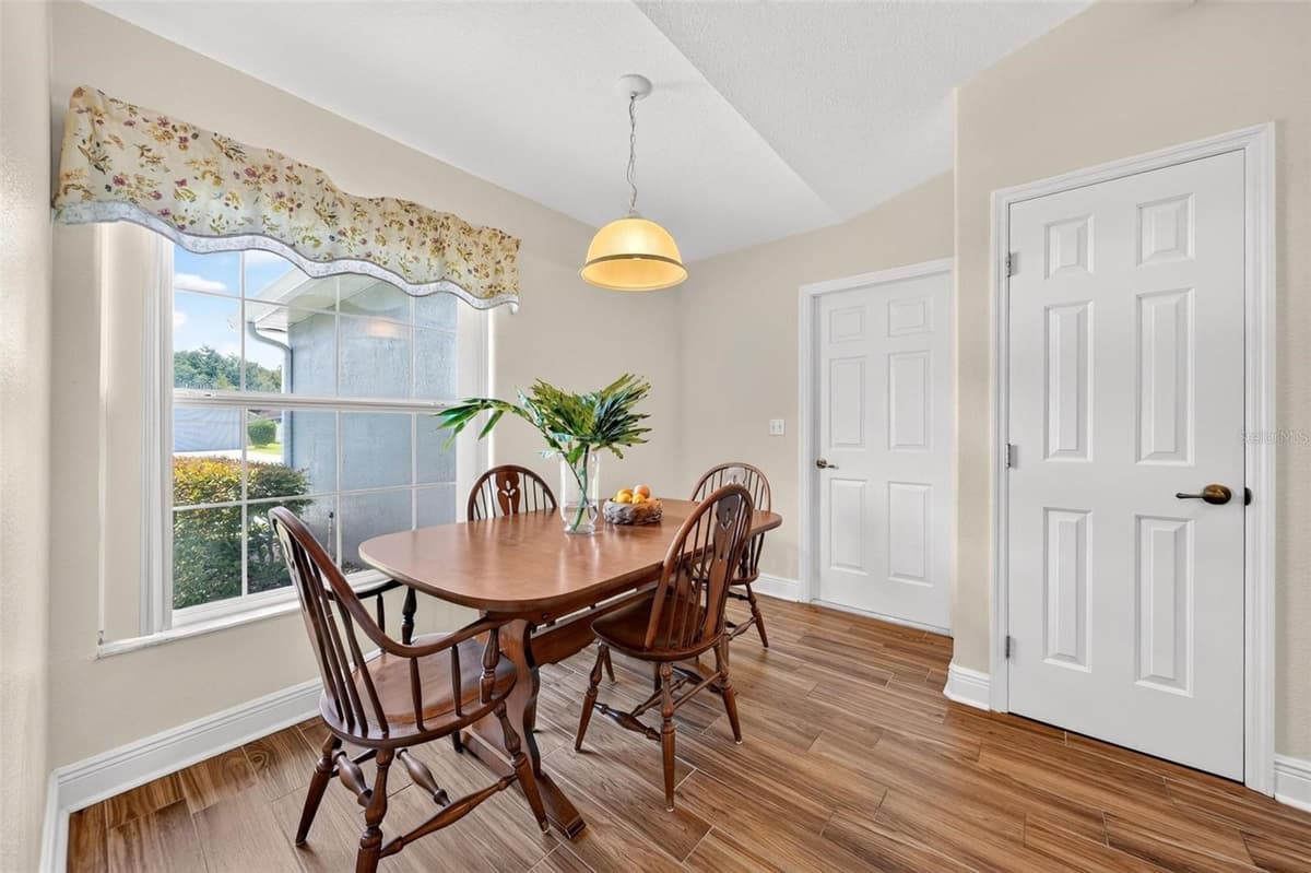1025 GREEN RIDGE COURT — photo 11 of 69