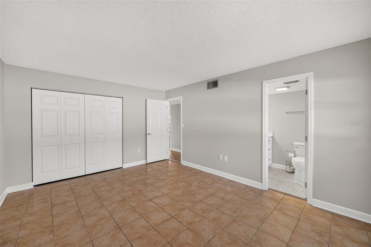 4780 COVE CIRCLE STREET — photo 16 of 40