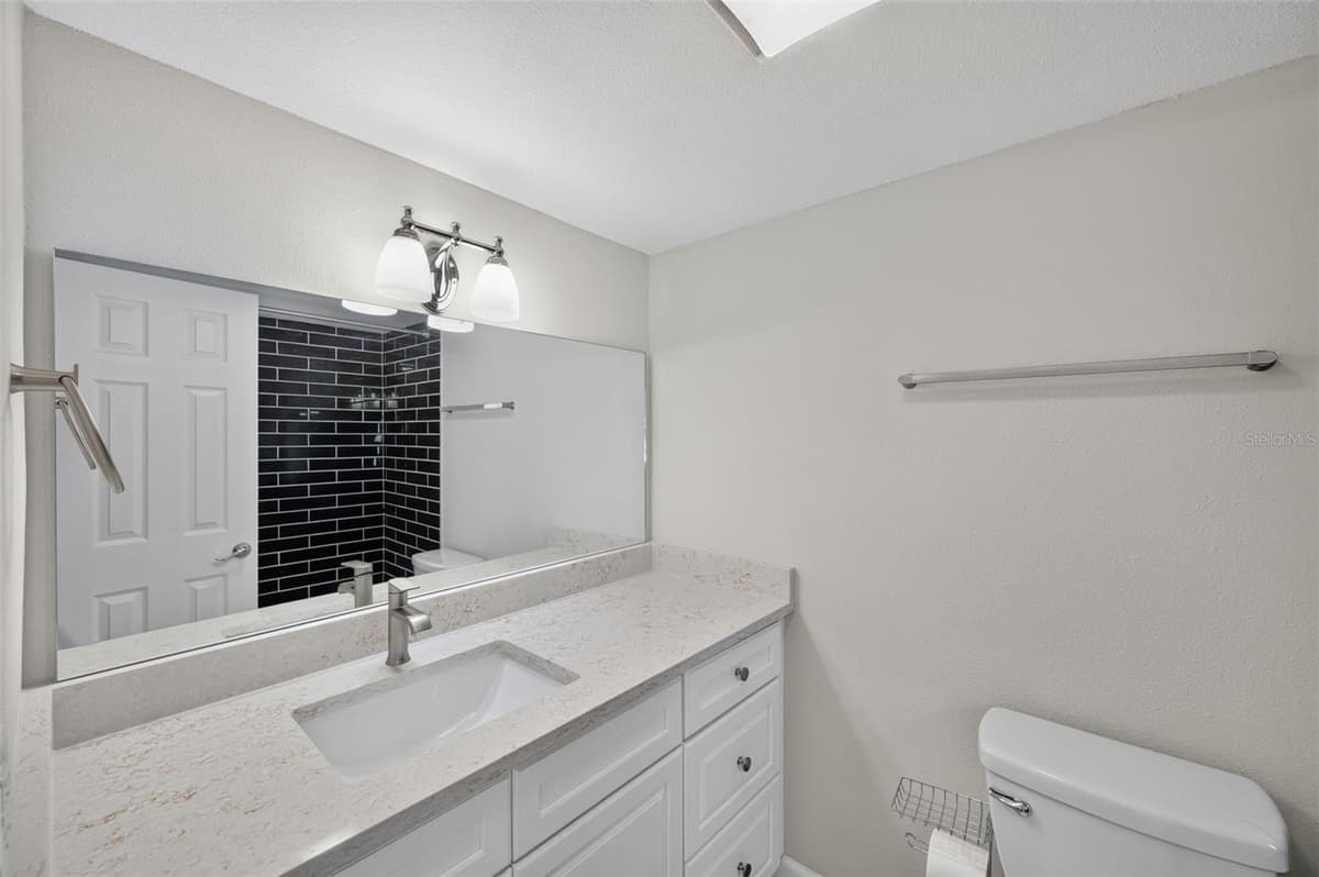 4780 COVE CIRCLE STREET — photo 17 of 40