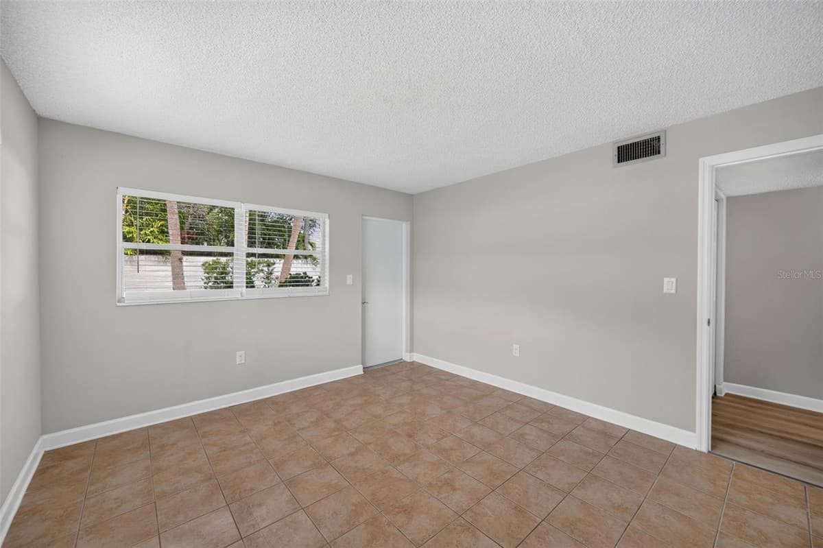 4780 COVE CIRCLE STREET — photo 22 of 40