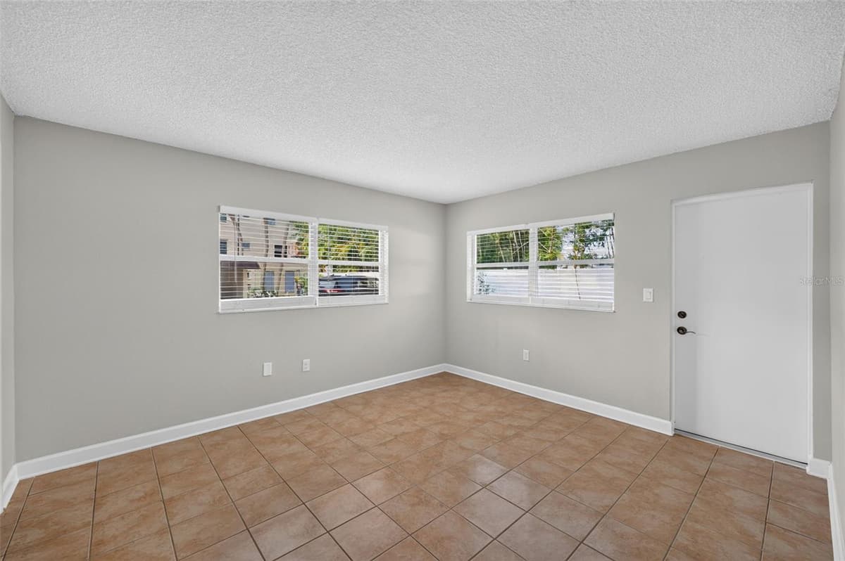 4780 COVE CIRCLE STREET — photo 19 of 40
