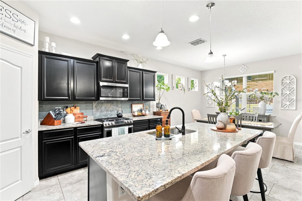 632 VICTORIA TRAILS BOULEVARD — photo 16 of 48