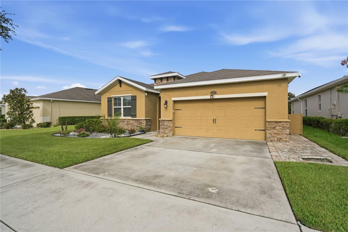 632 VICTORIA TRAILS BOULEVARD — photo 4 of 48