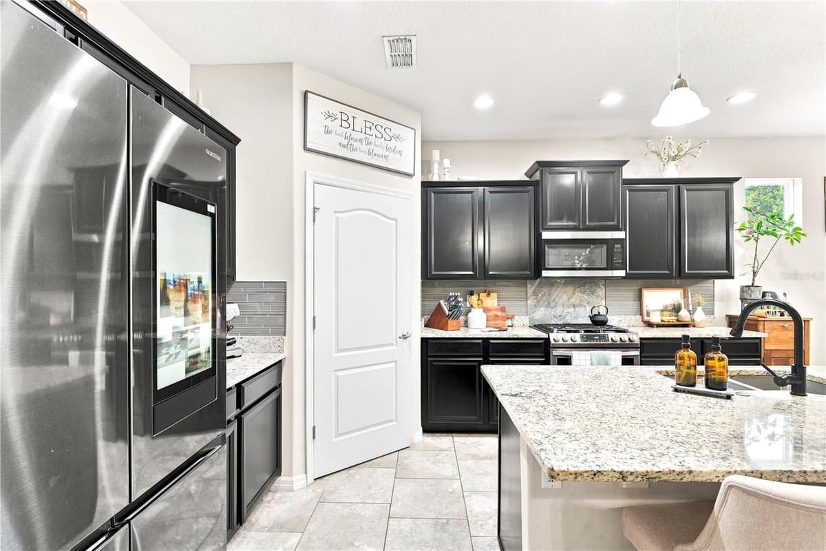 632 VICTORIA TRAILS BOULEVARD — photo 17 of 48