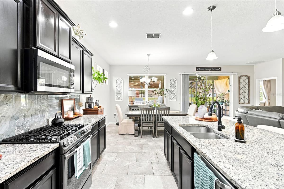 632 VICTORIA TRAILS BOULEVARD — photo 18 of 48
