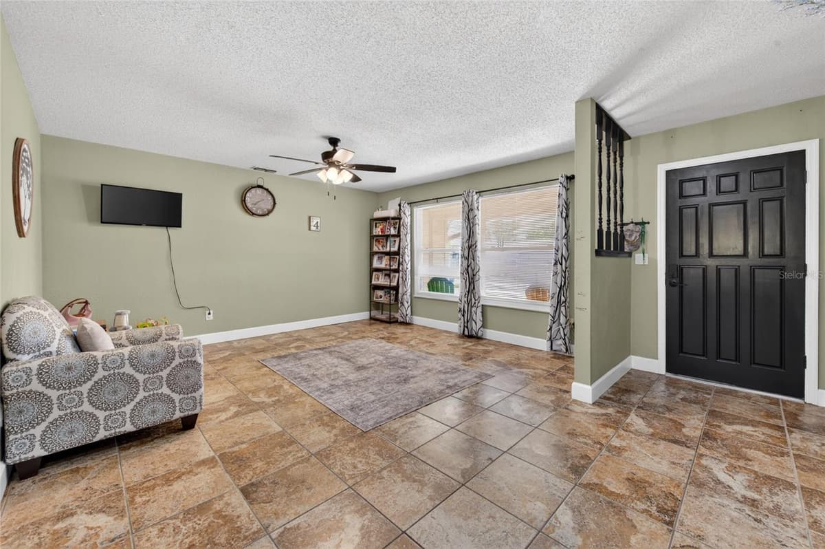 222 PINEROCK PLACE — photo 4 of 31