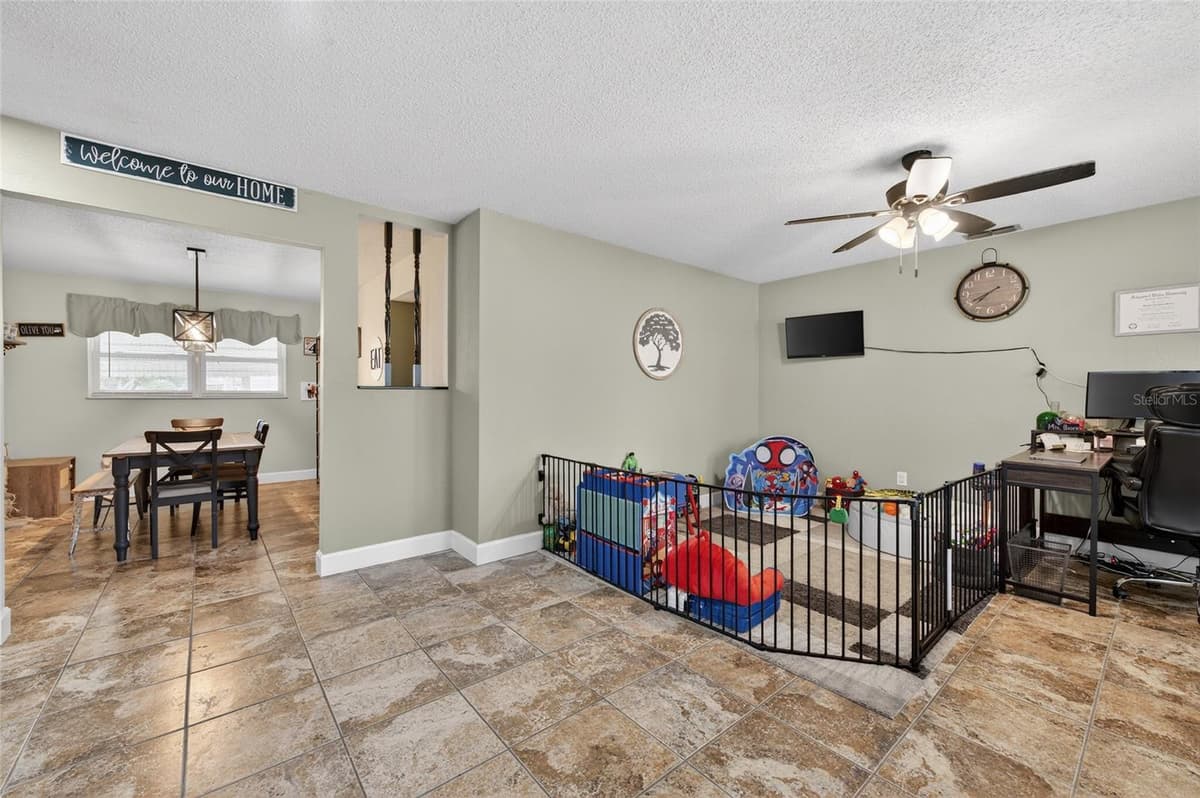 222 PINEROCK PLACE — photo 11 of 31