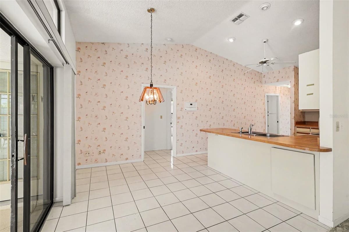423 12TH STREET — photo 12 of 31