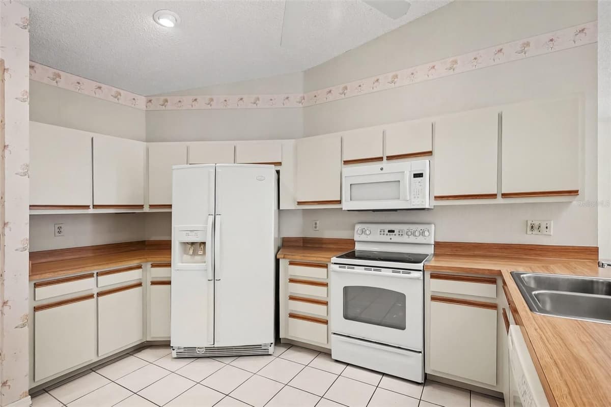 423 12TH STREET — photo 15 of 31