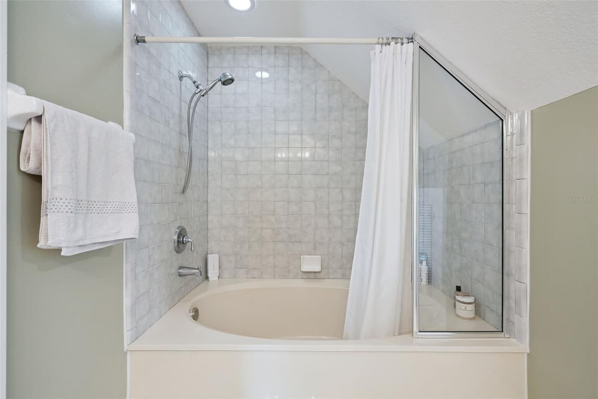 290 MANOR OAKS COURT — photo 25 of 54