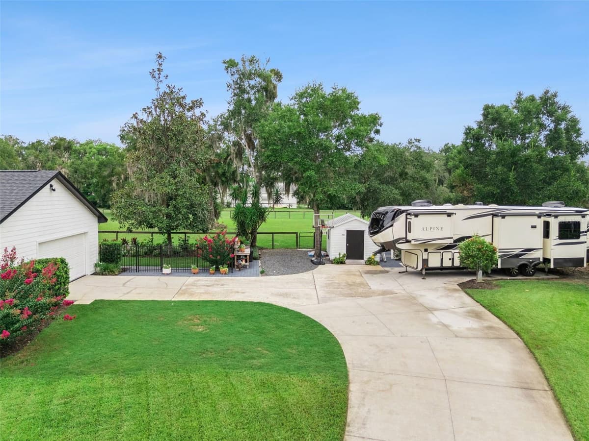 290 MANOR OAKS COURT — photo 43 of 54