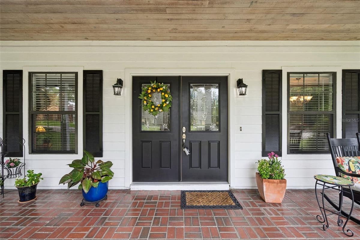 290 MANOR OAKS COURT — photo 5 of 54