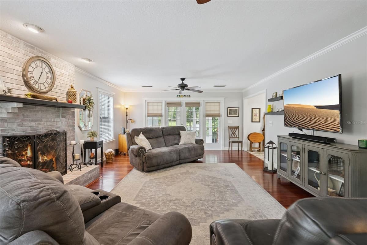 290 MANOR OAKS COURT — photo 10 of 54