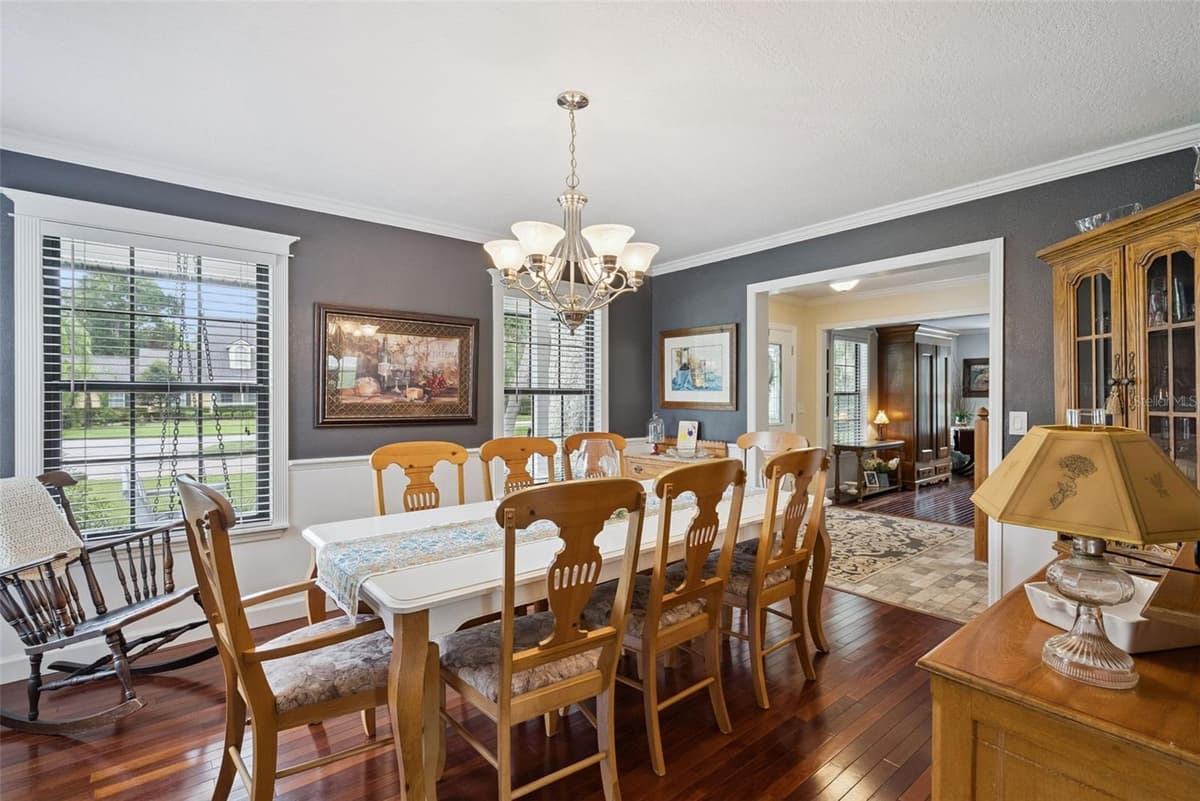 290 MANOR OAKS COURT — photo 9 of 54