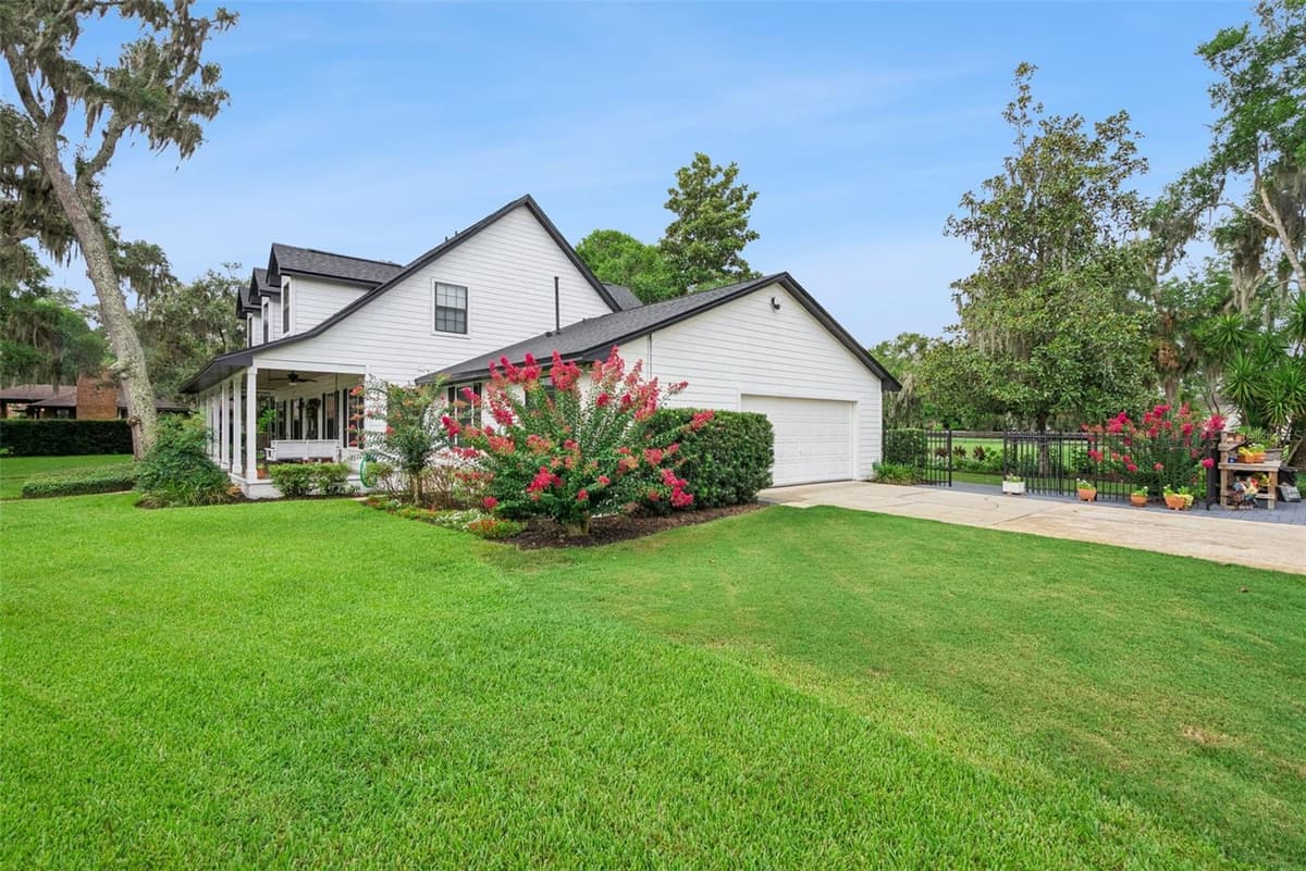 290 MANOR OAKS COURT — photo 45 of 54
