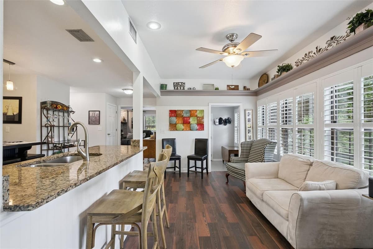 290 MANOR OAKS COURT — photo 17 of 54
