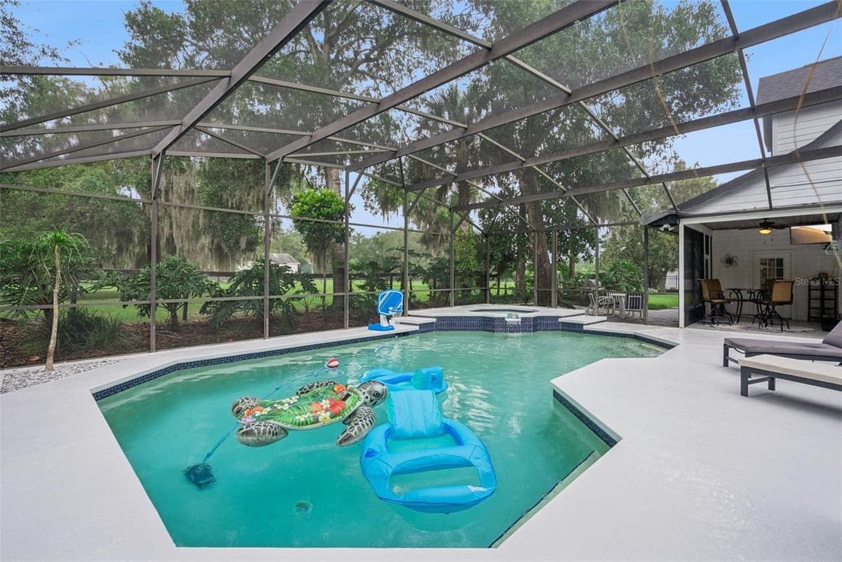 290 MANOR OAKS COURT — photo 38 of 54