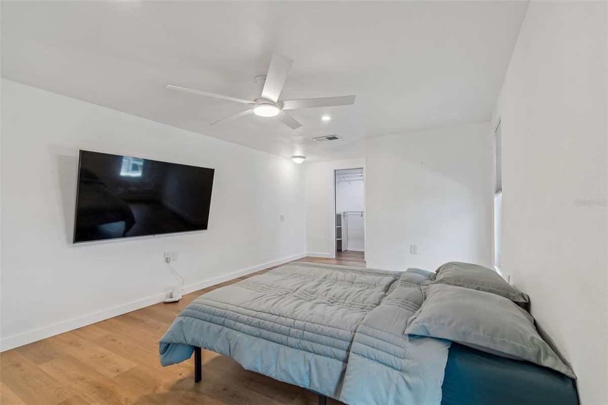 1166 CHANCELLOR DRIVE — photo 32 of 88