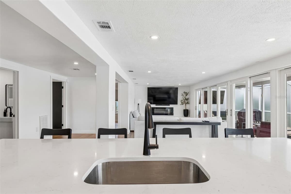 1166 CHANCELLOR DRIVE — photo 11 of 88