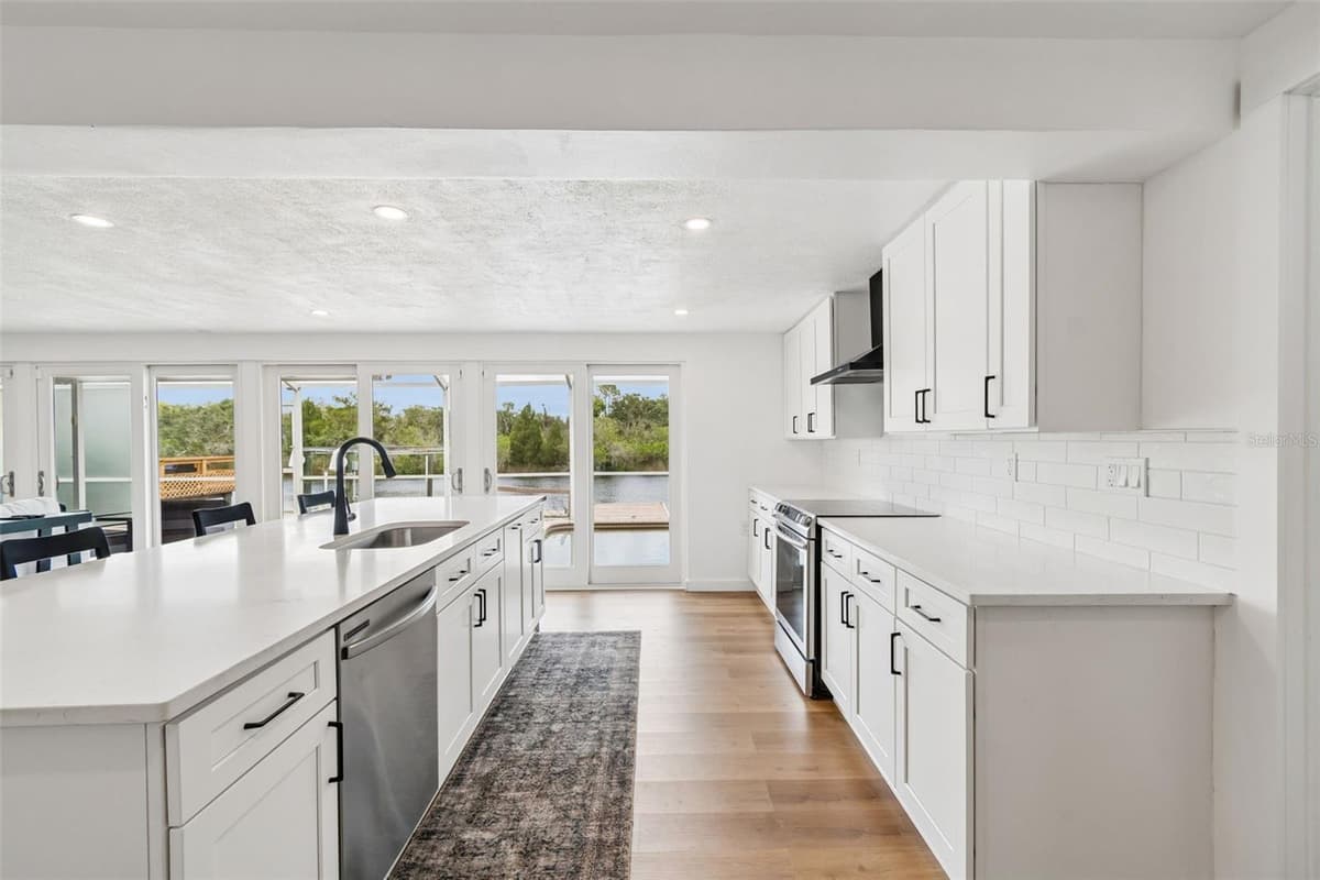 1166 CHANCELLOR DRIVE — photo 10 of 88