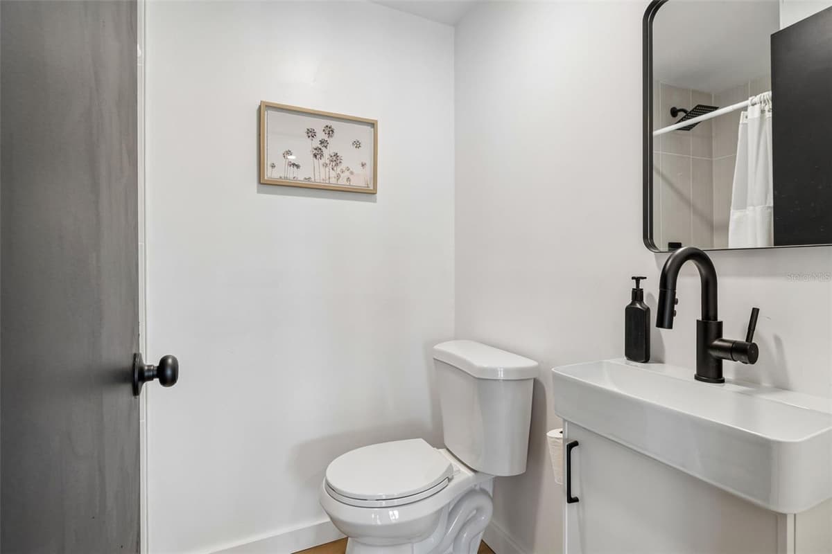 1166 CHANCELLOR DRIVE — photo 45 of 88