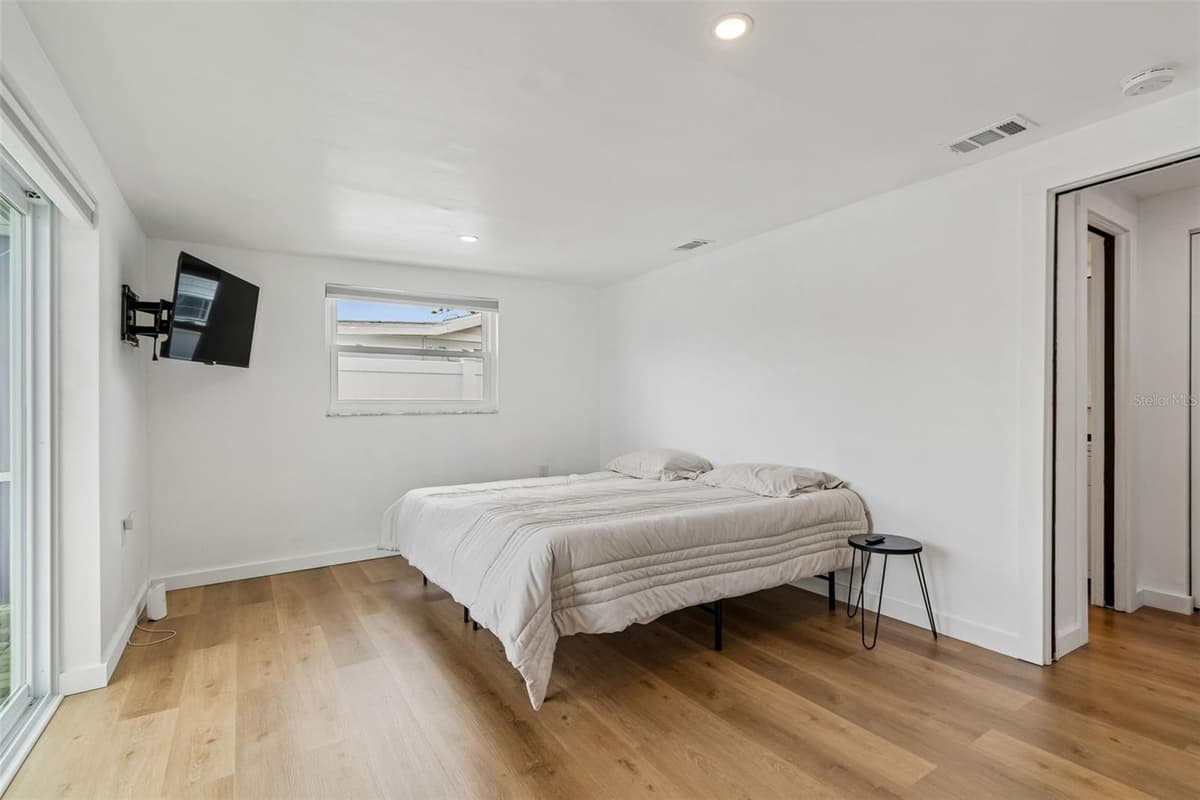 1166 CHANCELLOR DRIVE — photo 51 of 88