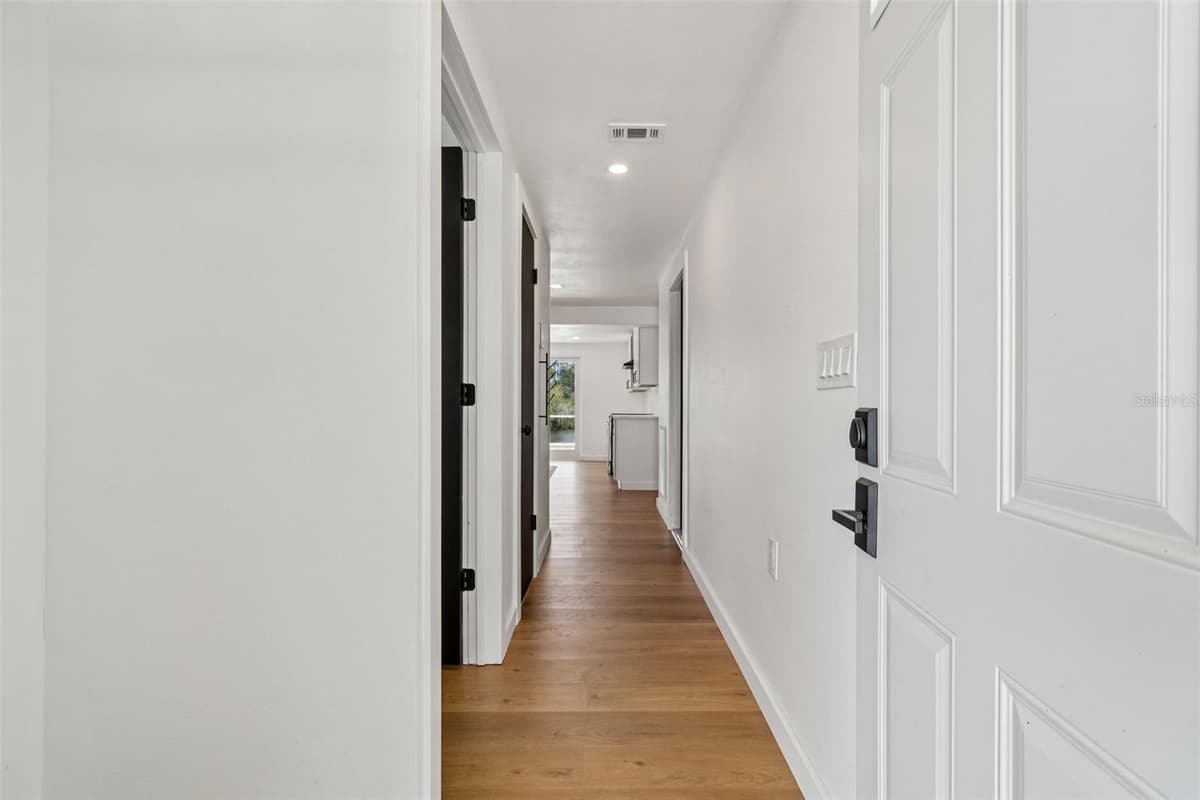 1166 CHANCELLOR DRIVE — photo 8 of 88